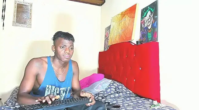 blackWhite hot online show from 02.10.25