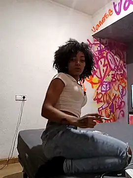 Laanegraofficial  online show from 02.15.25