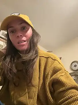 Snapshot of MissMaggie chatting on 02.22.25 MissMaggie online show from 02.22.25