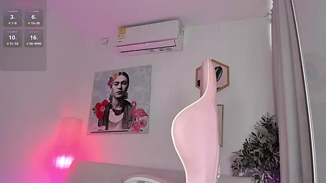Snapshot of aleja_rythm chatting on 03.21.25 aleja rythm online show from 03.21.25