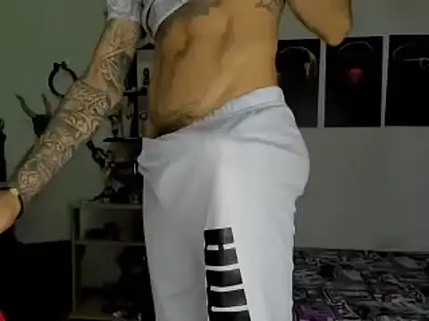 Snapshot of louchart_kenny chatting on 12.28.24 louchart kenny online show from 12.28.24