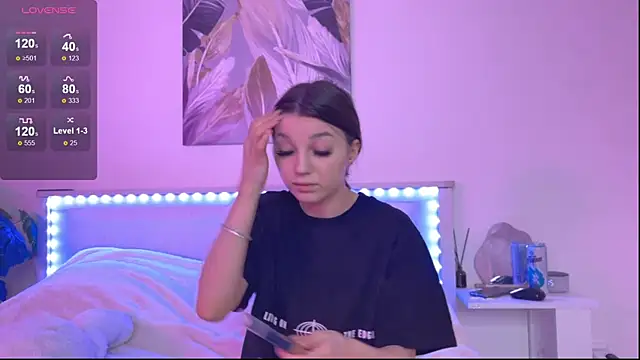 Veronica leal online show from 10.28.25