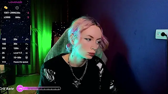 Snapshot of _HelenCarter chatting on 05.10.26 HelenCarter online show from 05.10.26