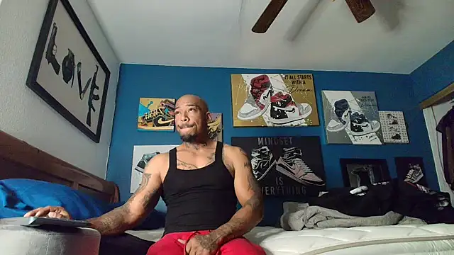 Snapshot of athephenomenal1 chatting on 11.19.25 athephenomenal1 online show from 11.19.25