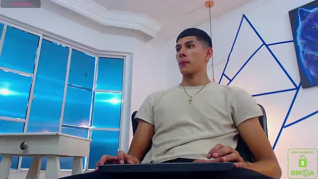 Snapshot of Valerio_20 chatting on 12.10.24 Valerio 20 online show from 12.10.24