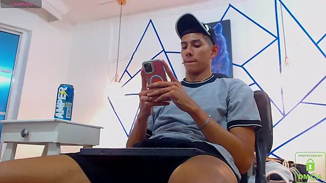 Snapshot of Valerio_20 chatting on 12.17.24 Valerio 20 online show from 12.17.24