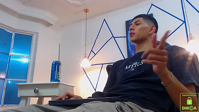 Snapshot of Valerio_20 chatting on 12.21.24 Valerio 20 online show from 12.21.24