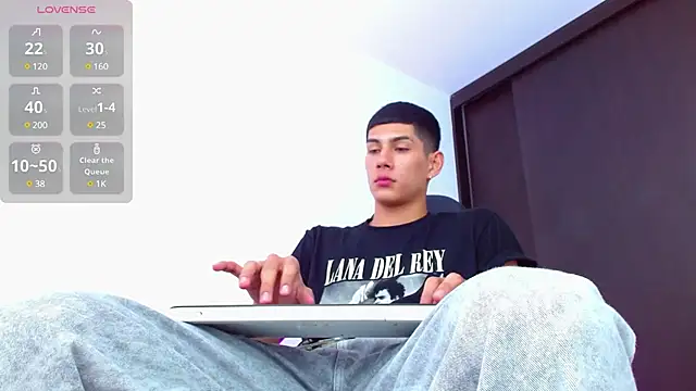 Snapshot of Valerio_20 chatting on 02.17.25 Valerio 20 online show from 02.17.25