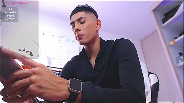 Snapshot of Valerio_20 chatting on 04.17.26 Valerio 20 online show from 04.17.26
