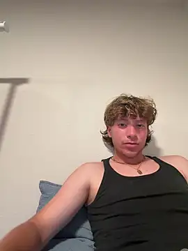 Snapshot of Daddymaddy077 chatting on 04.27.26 Daddymaddy077 online show from 04.27.26