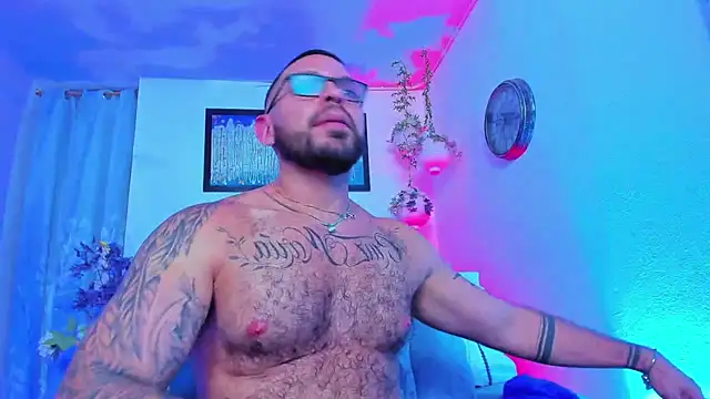 Snapshot of Adil_aminn chatting on 02.02.25 Adil aminn online show from 02.02.25