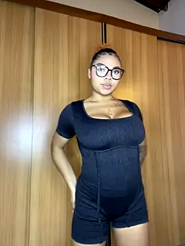 Eloisa cleavage  online show from 12.16.25