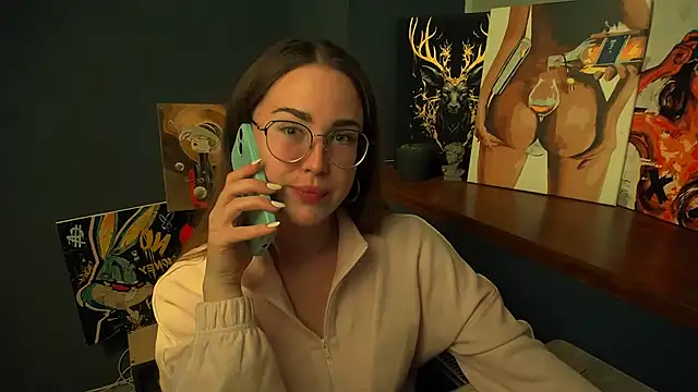 Snapshot of luxie_milady chatting on 04.17.26 luxie milady online show from 04.17.26