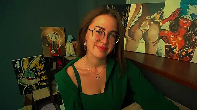 Snapshot of luxie_milady chatting on 05.18.26 luxie milady online show from 05.18.26