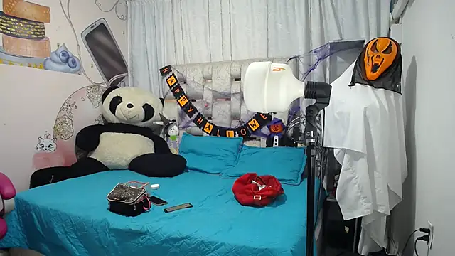 EMMA SWEETT1 online show from 10.30.25