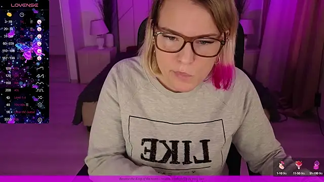 EVAshinyGIRL online show from 02.04.25