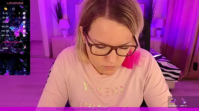 EVAshinyGIRL online show from 02.08.25