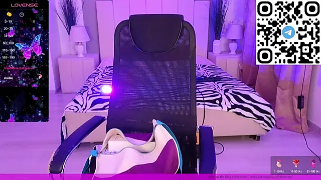 EVAshinyGIRL online show from 02.09.25