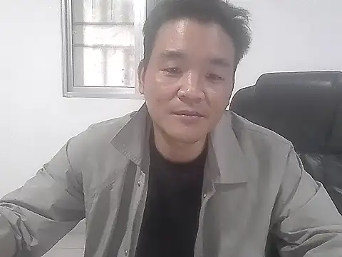 Snapshot of kisstoyousoon2024 chatting on 11.14.25 kisstoyousoon2024 online show from 11.14.25