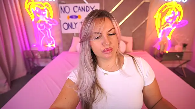 KiraCandyS online show from 11.04.25