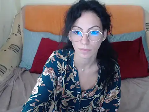 Emmatoo online show from 11.03.25