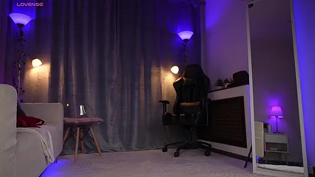 Amely Young online show from 03.08.26