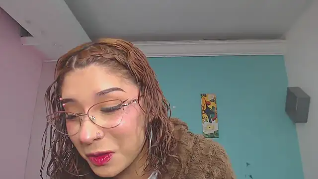 Snapshot of Cinthya-Gomez6 chatting on 01.23.25 Cinthya-Gomez6 online show from 01.23.25