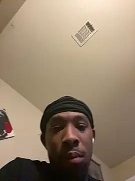 Snapshot of magicDick2842 chatting on 11.27.25 magicDick2842 online show from 11.27.25