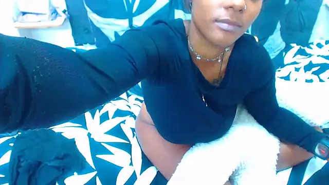 Snapshot of SAVAGExBOO chatting on 01.01.25 SAVAGExBOO online show from 01.01.25