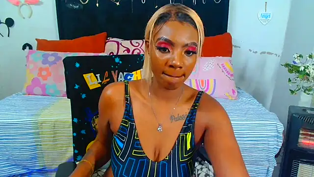 Snapshot of SAVAGExBOO chatting on 09.10.25 SAVAGExBOO online show from 09.10.25