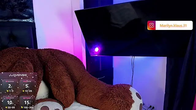 Maryonthemoon online show from 11.23.25