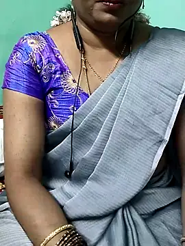 Snapshot of kasmika_kasmika chatting on 02.14.25 kasmika kasmika online show from 02.14.25