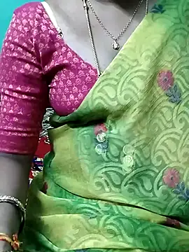 Snapshot of kasmika_kasmika chatting on 03.18.25 kasmika kasmika online show from 03.18.25