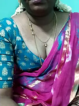 Snapshot of kasmika_kasmika chatting on 03.20.25 kasmika kasmika online show from 03.20.25