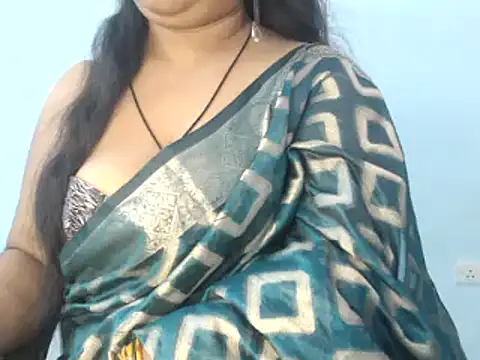 Snapshot of sapna-ji chatting on 12.16.24 sapna-ji online show from 12.16.24