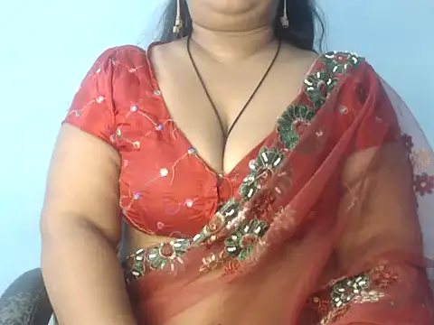 Snapshot of sapna-ji chatting on 12.31.24 sapna-ji online show from 12.31.24