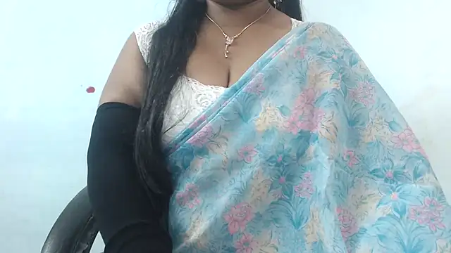 Snapshot of sapna-ji chatting on 03.01.25 sapna-ji online show from 03.01.25