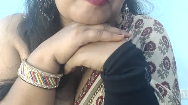 Snapshot of sapna-ji chatting on 03.10.25 sapna-ji online show from 03.10.25