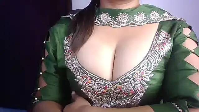 Snapshot of KhwahisHH chatting on 09.22.25 KhwahisHH online show from 09.22.25