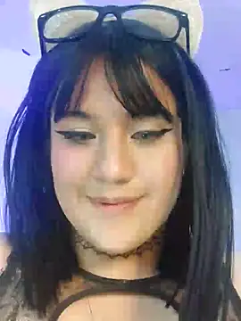 Snapshot of ItsNaiixa chatting on 12.15.24 ItsNaiixa online show from 12.15.24
