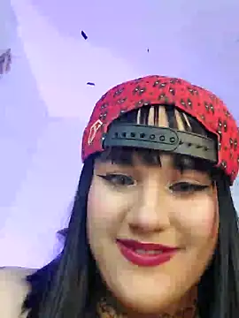 Snapshot of ItsNaiixa chatting on 12.22.24 ItsNaiixa online show from 12.22.24