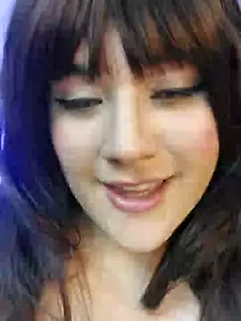 Snapshot of ItsNaiixa chatting on 12.28.24 ItsNaiixa online show from 12.28.24