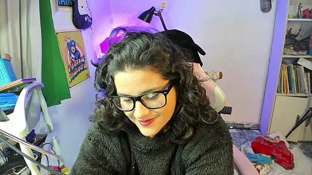 Snapshot of ItsNaiixa chatting on 12.30.24 ItsNaiixa online show from 12.30.24