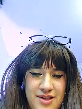 Snapshot of ItsNaiixa chatting on 02.15.25 ItsNaiixa online show from 02.15.25