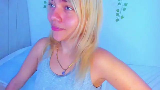 Snapshot of Sweet_MaryJane2 chatting on 03.01.25 Sweet MaryJane2 online show from 03.01.25