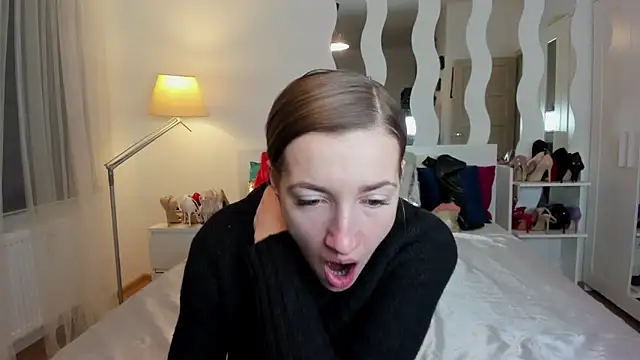 KateRedgar online show from 02.17.25