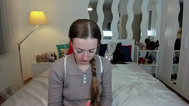 KateRedgar online show from 03.19.25