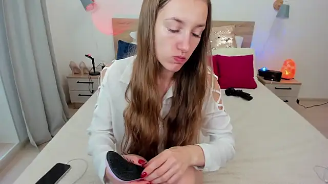 KateRedgar online show from 09.20.25