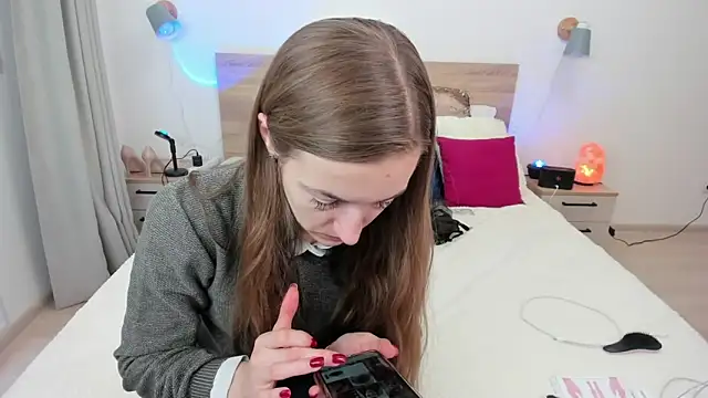 KateRedgar online show from 10.06.25