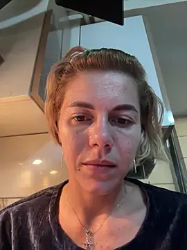 Snapshot of tanyagrey chatting on 11.14.25 tanyagrey online show from 11.14.25